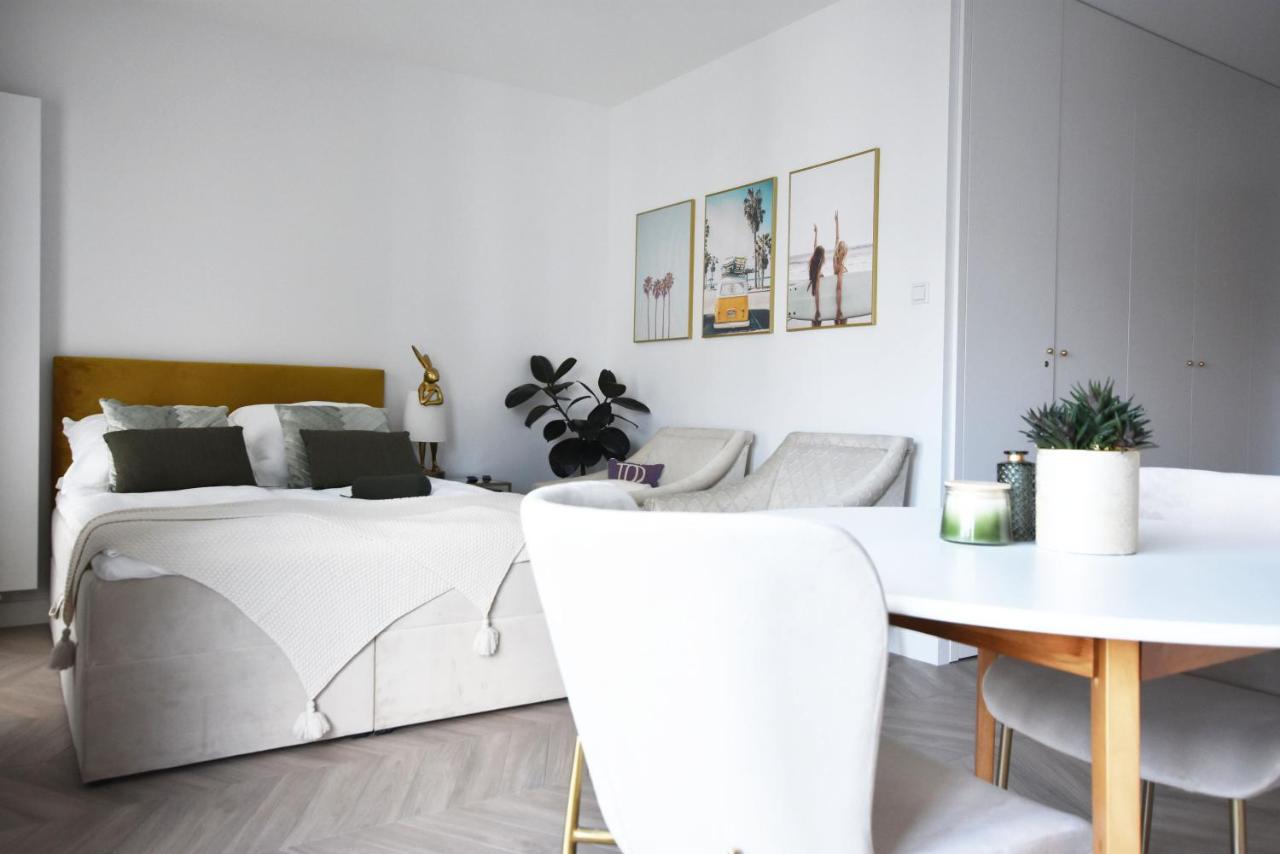 Royal Apartment *
